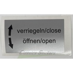 étiquette "Close, Open"